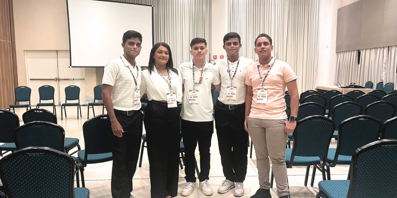 Da esquerda para direita: Cássio Roque, Mainara Jaciara, Arthur Calixto (estudantes da licenciatura em química) e Vinicius Souza (estudante de informática). Todos são alunos do campus Ipanguaçu. Foto: Justino Neto