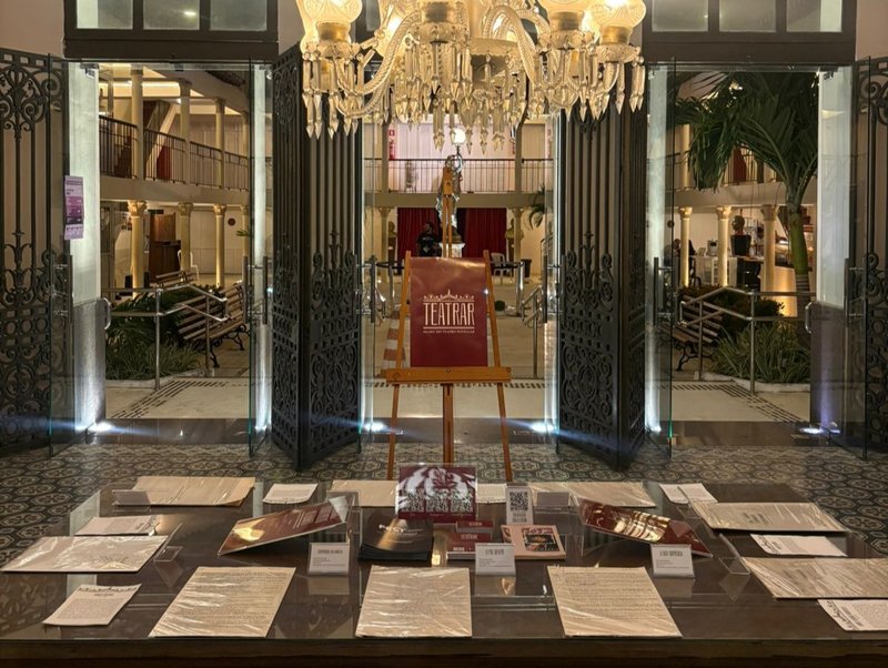 Acervo exposto nas dependências do Teatro Alberto Maranhão