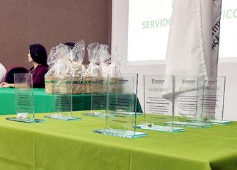 Comendas de reconhecimento a docentes e TAEs pela conqusita de topo da categoria