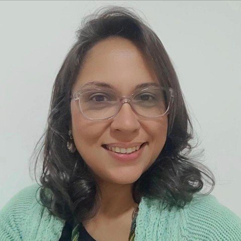 Profa. Dra. Larissa Fernanda Santos Oliveira dos Reis