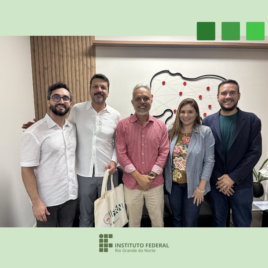 Reitoria recebe pesquisador francês e discute cooperação acadêmica internacional