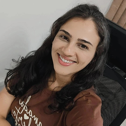 LUCIANA MEDEIROS.png