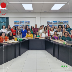 Foto coletiva com participantes do liderança feminina