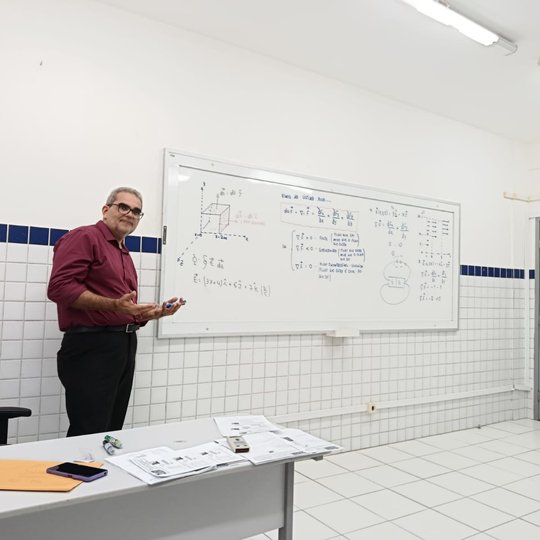 Mini Curso de Cálculo Vetorial para Licenciaturas de Física e Matemática