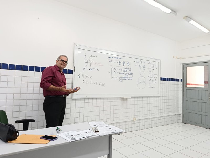 Mini Curso de Cálculo Vetorial para Licenciaturas de Física e Matemática
