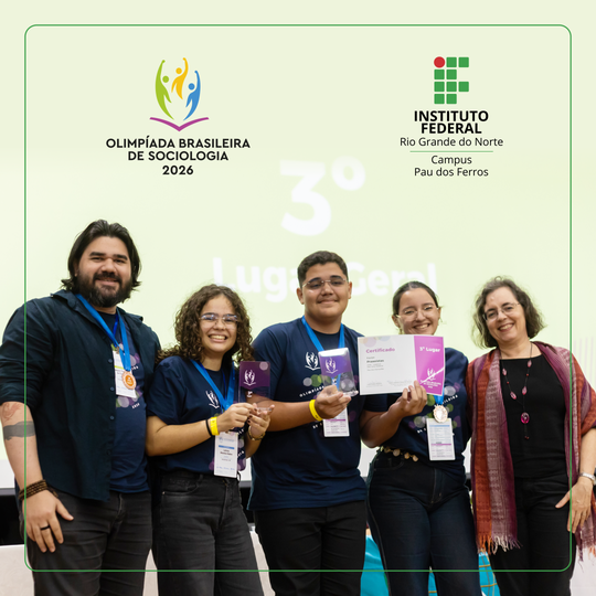 Equipe Praxeístas recebe premiação. Foto: Júlia Maia.