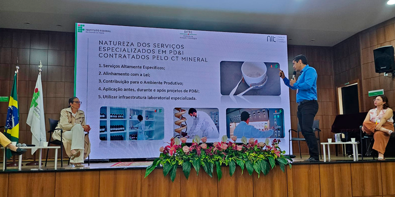 Professor João Teixeira representando o IFRN no InovEPT 2025 / Foto: cedida