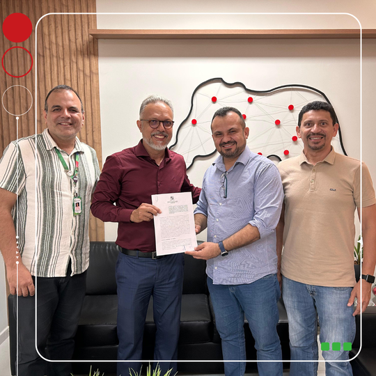 Reitor assina termo de cessão de parte do Campus Touros para funcionamento de escola municipal