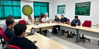 Reunião entre representantes do IFRN e da Liga Contra o Câncer. Foto: João Eduardo