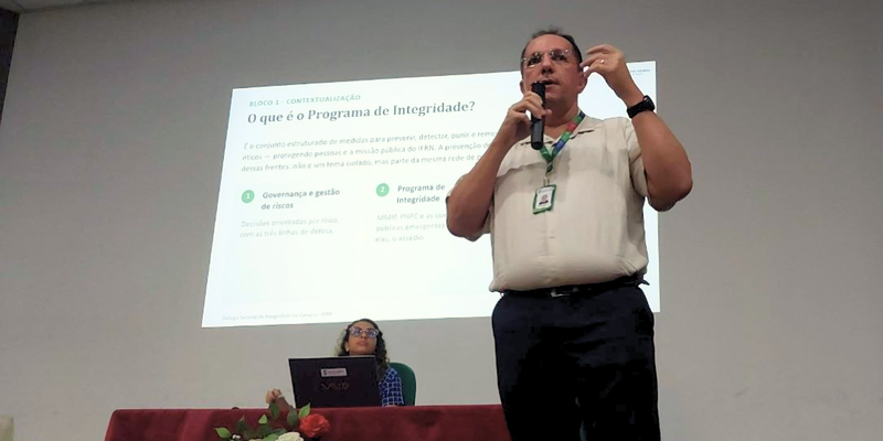 Palestrante Ismael Felix no Encontro Pedagógico 2026.2