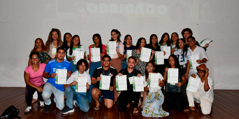 Parte da equipe de monitores que trabalharam na VI Semadec (Foto: Lucas Mateus)