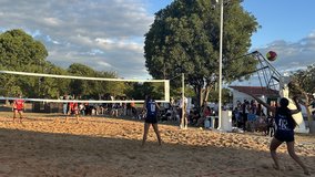Volêi de areia [foto de Nivaldo Fonseca]