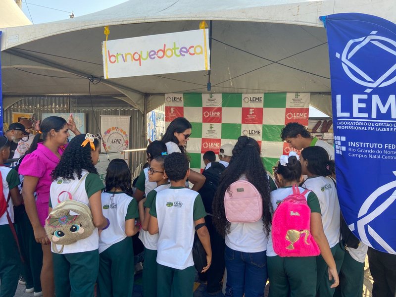 Primeira Feira do Abacaxi e da Agricultura Familiar de Ielmo Marinho