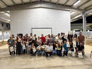 Na imagem, equipe do Campus Umarizal com os estudantes do curso