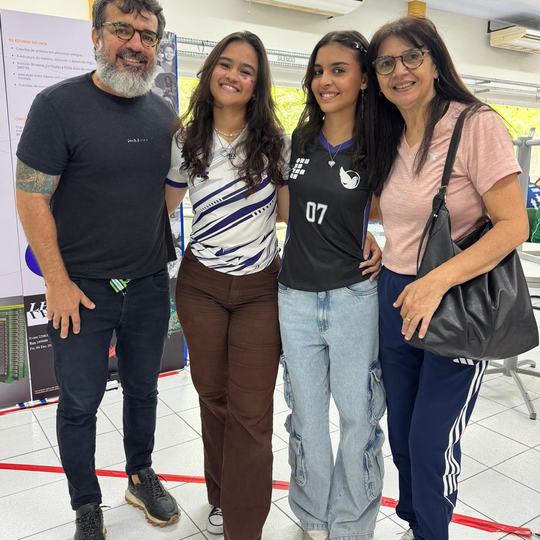 Professores, Everaldo e Iracyara, com alunos