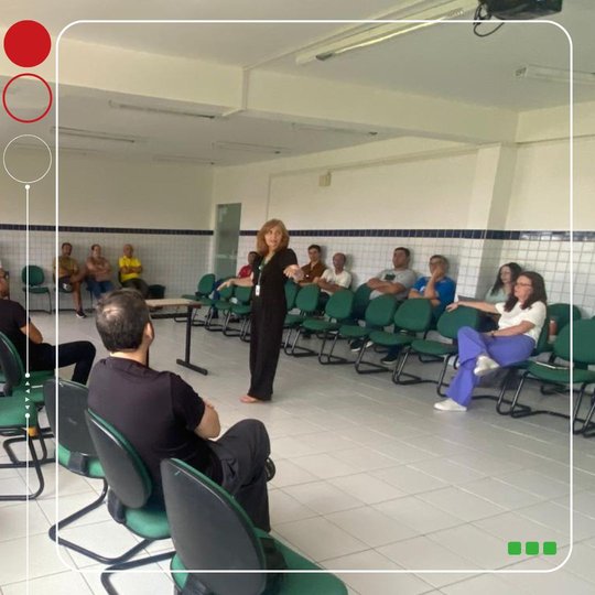 Professora Amilde Fonseca ministrando o minicurso